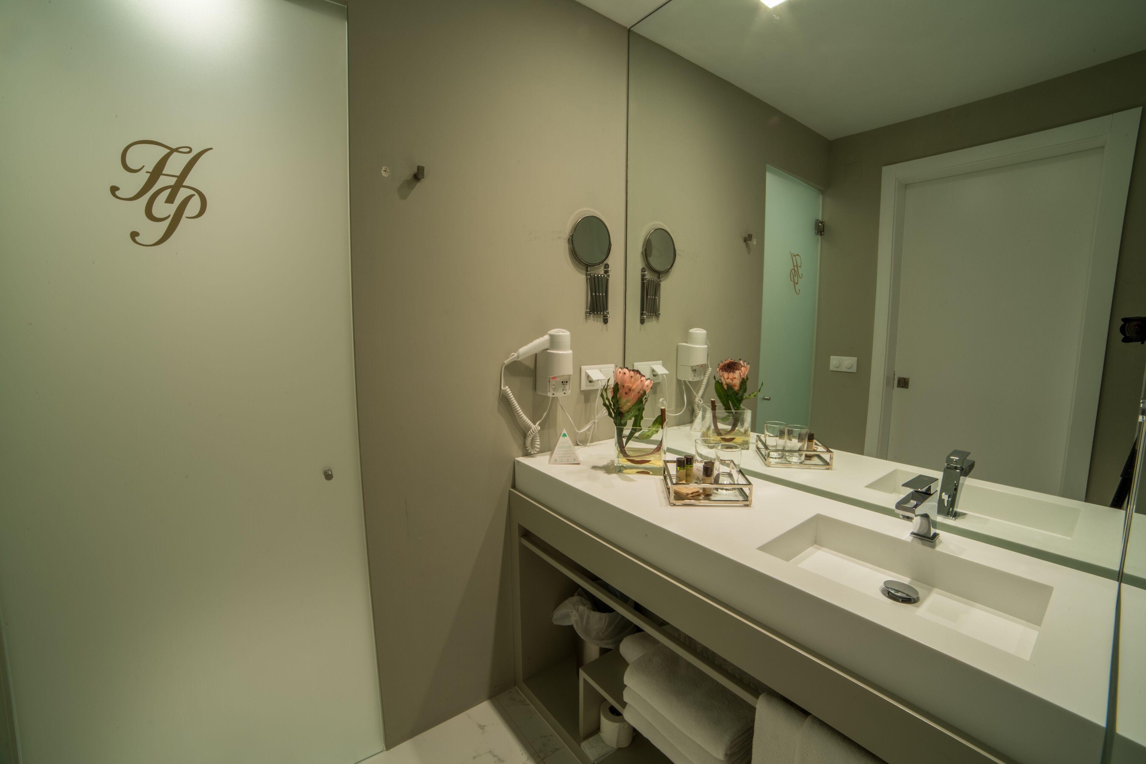 1 bedroom, minibar, desk, blackout curtains