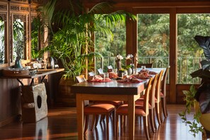 Free daily full breakfast