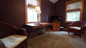 Premium-Zimmer | Bügeleisen/Bügelbrett, kostenloses WLAN, Bettwäsche