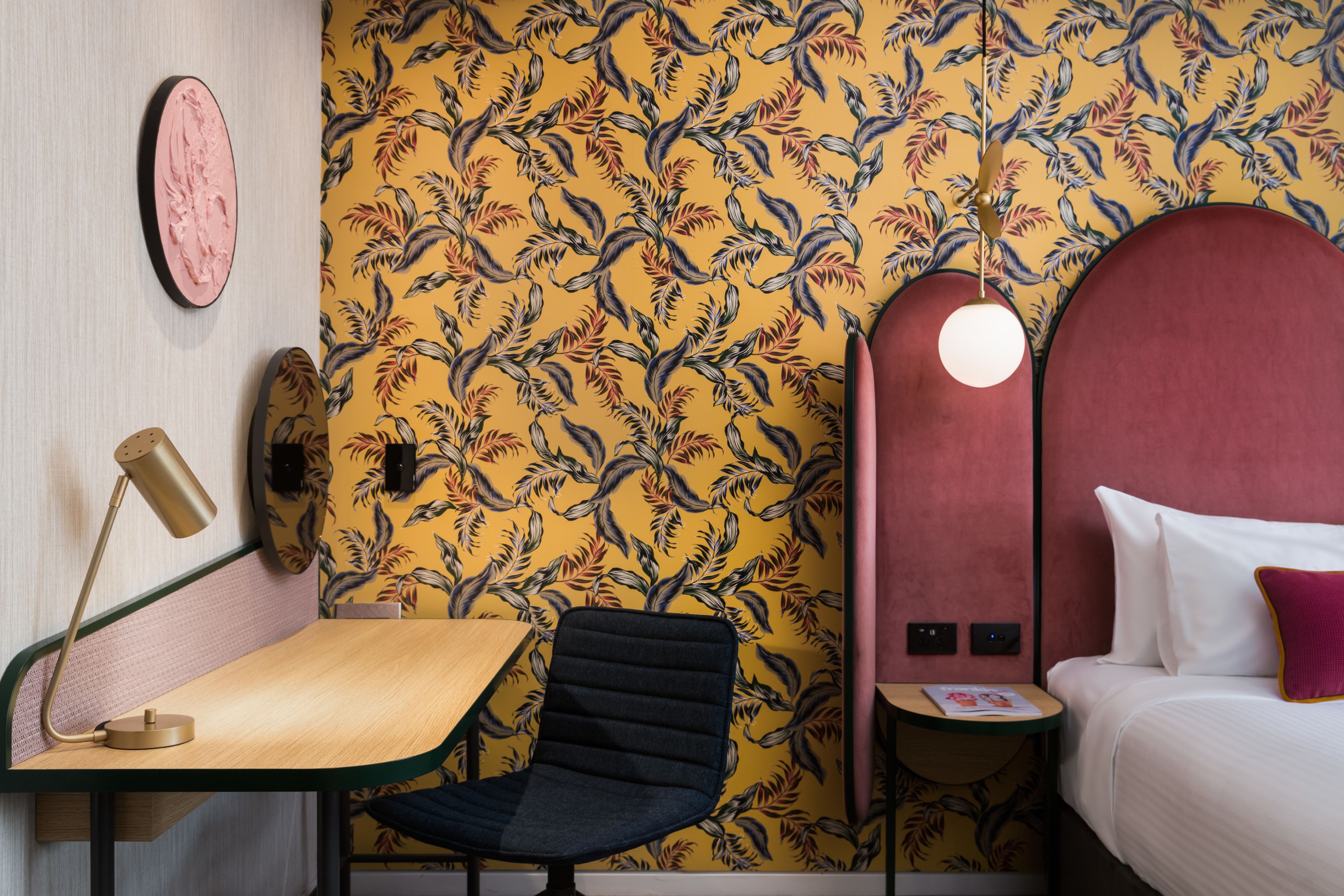 large | 1 bedroom, premium bedding, minibar, in-room safe