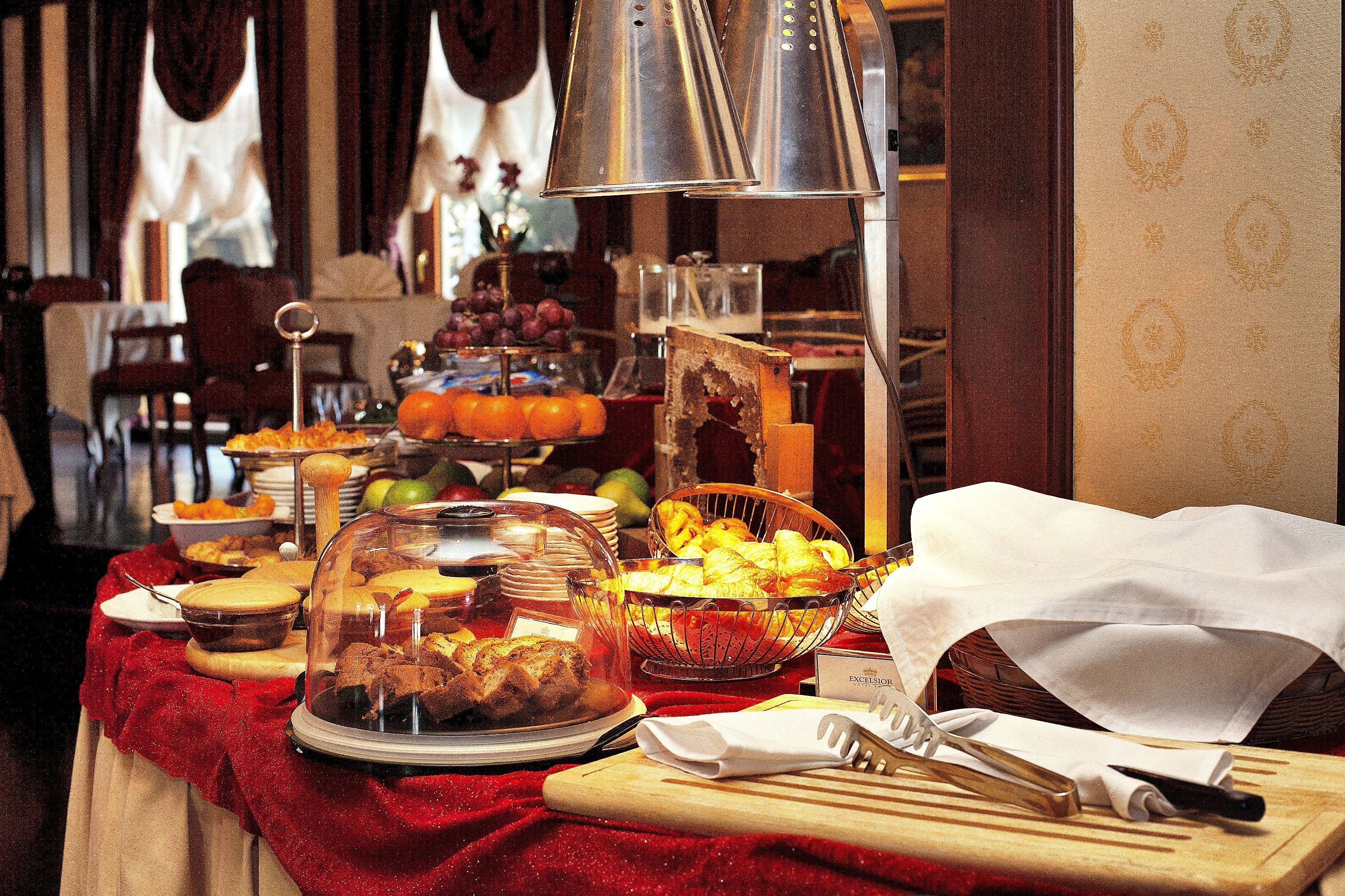 Tägliches Frühstücksbuffet gegen Gebühr