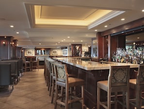 Cocktail bar, beach views, open daily