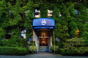 Entrée de l’hébergement