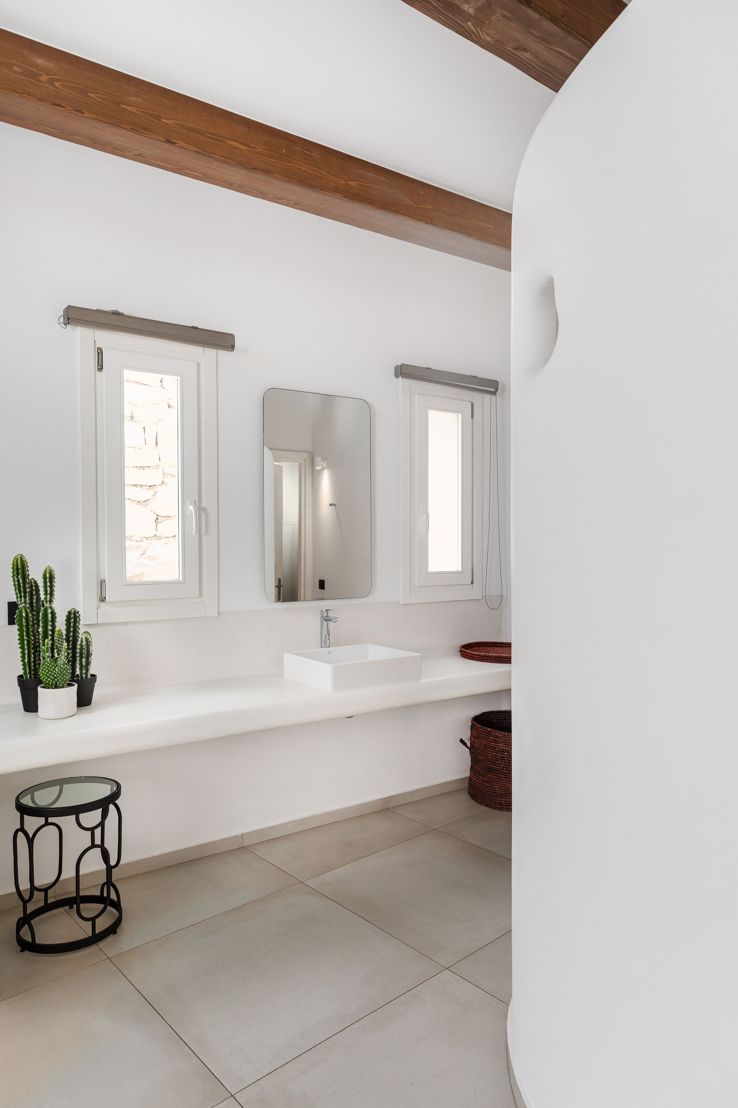 suite (zeus) | 1 bedroom, in-room safe, desk, free wifi