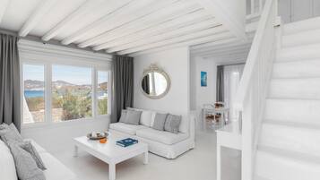 Maisonette House, Sea View | 1 bedroom, in-room safe, desk, free WiFi