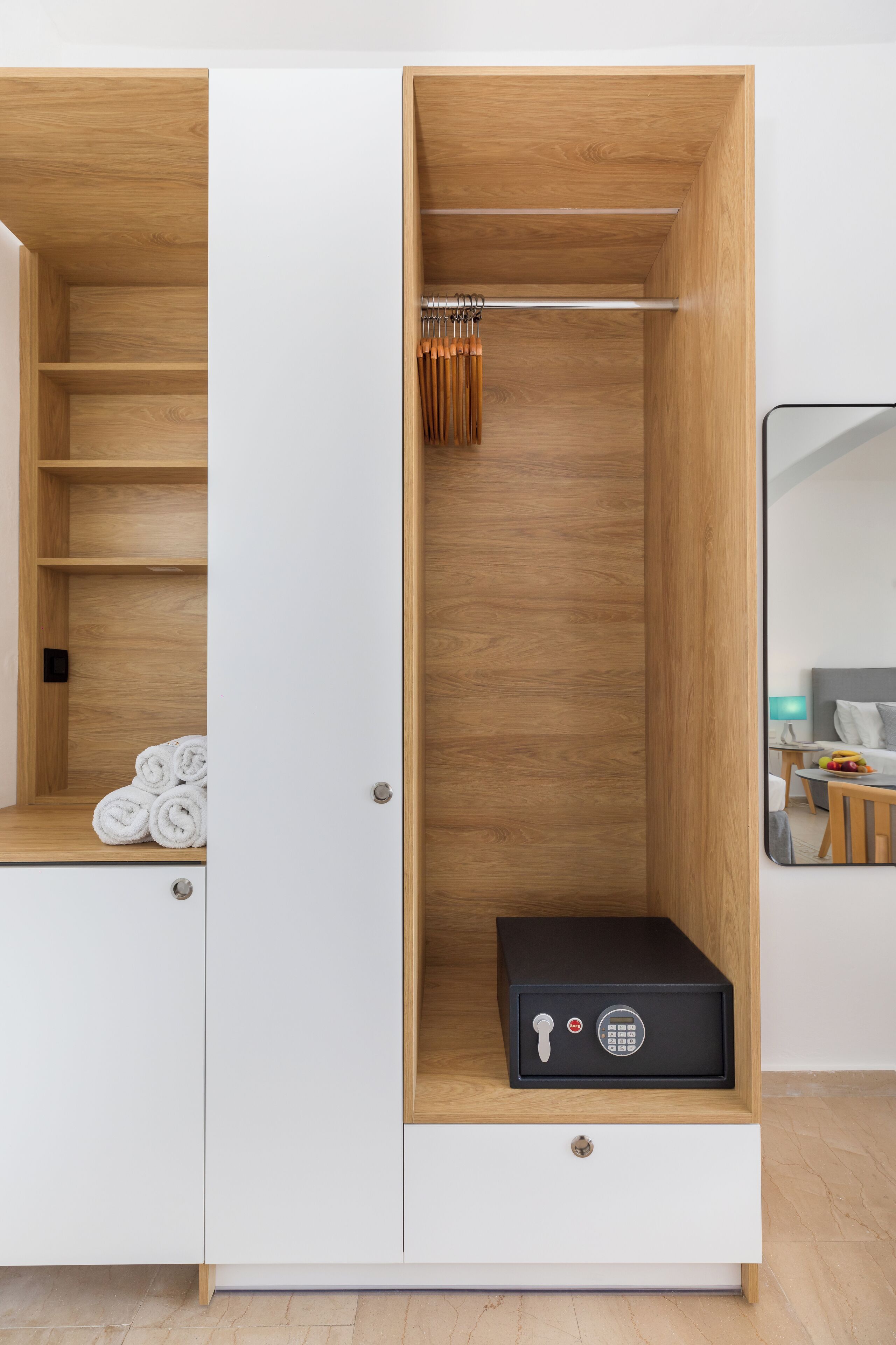 1 bedroom, in-room safe, desk, free wifi