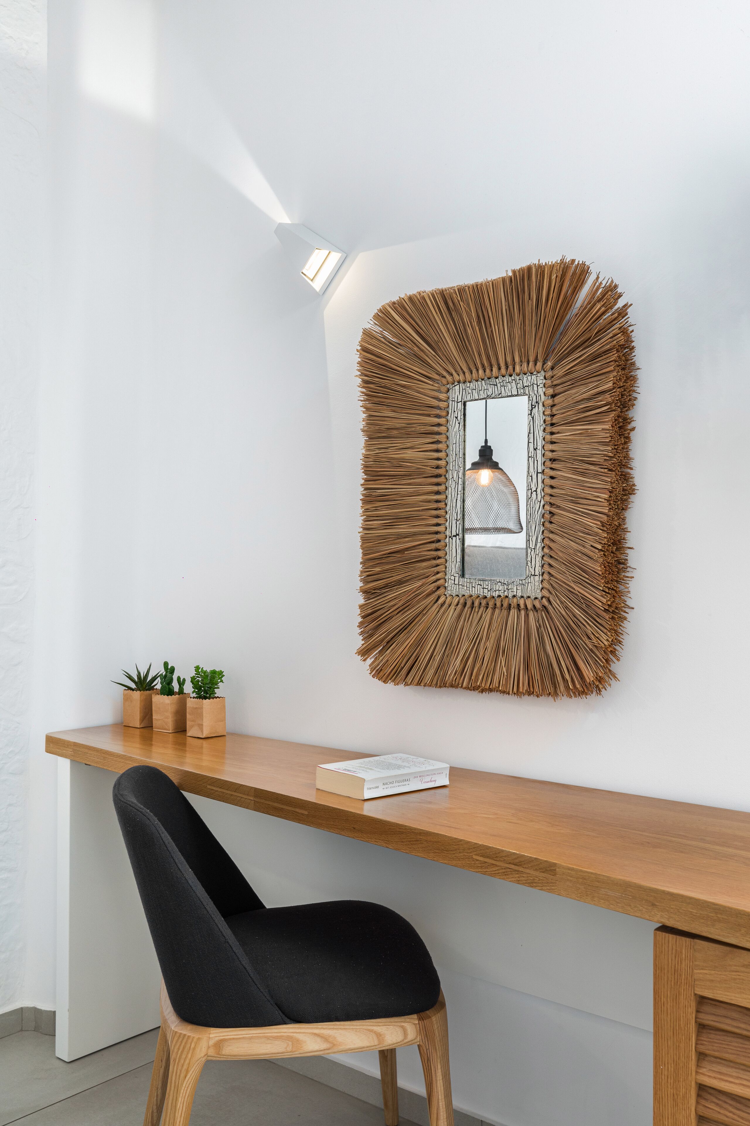 suite (zeus) | living area | tv