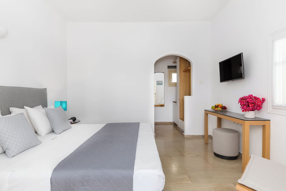 1 bedroom, in-room safe, desk, free WiFi