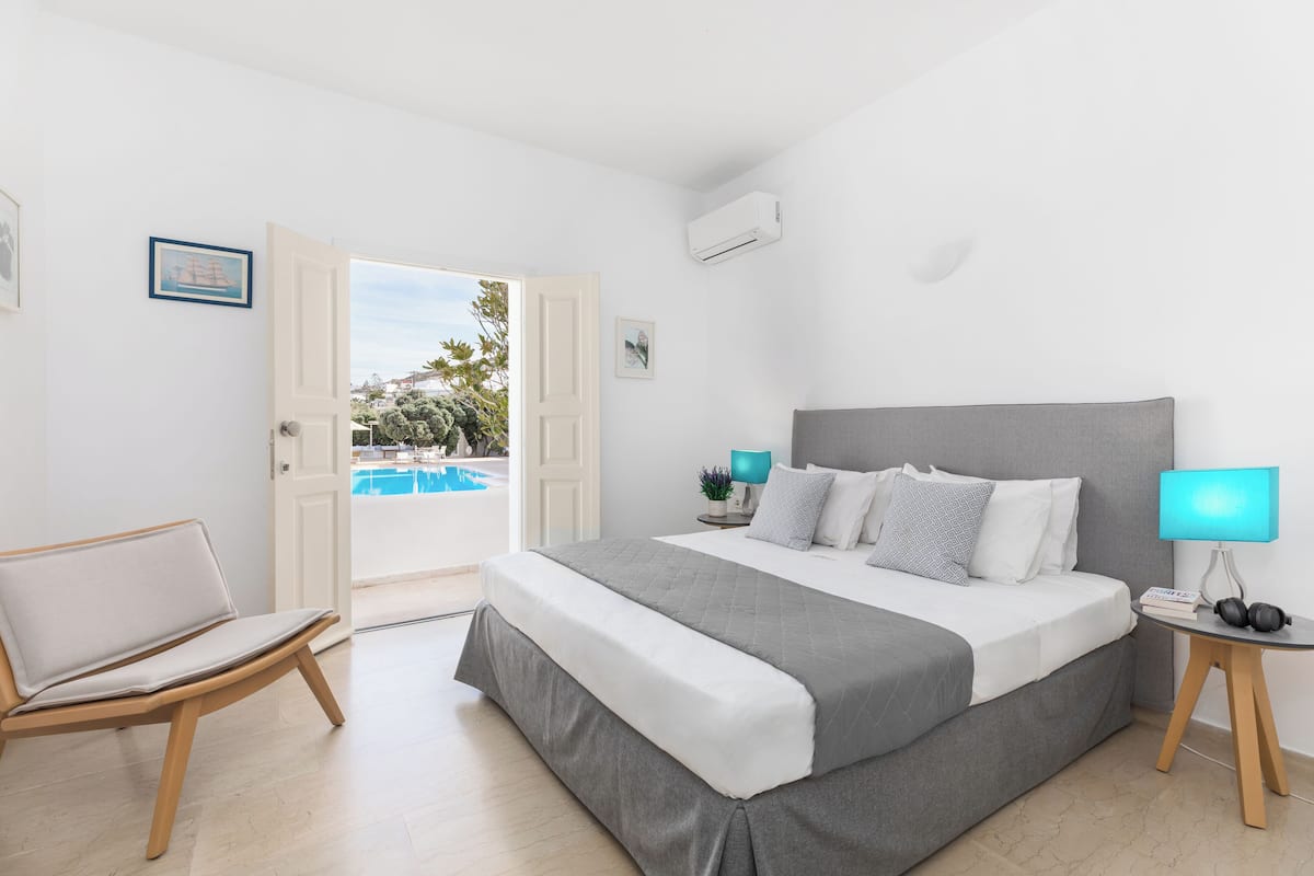 Superior Room, Pool Access
