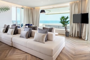 Luxury Suite | Living area