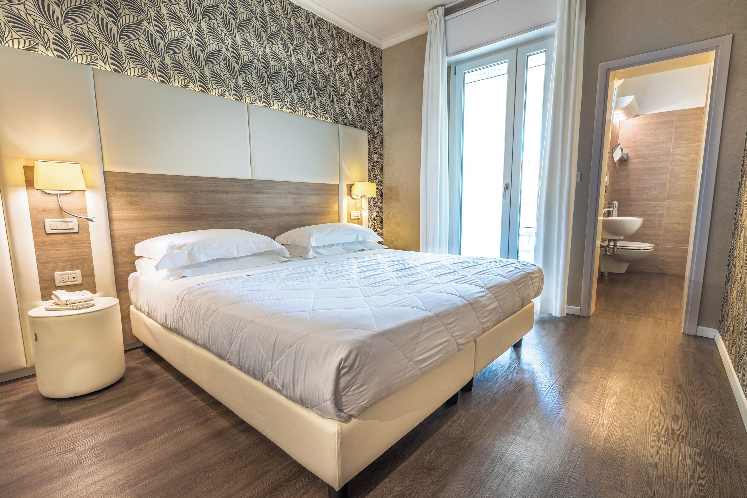 Phòng đôi hoặc 2 giường đơn Economy, 1 phòng ngủ | Bộ đồ giường cao cấp, minibar, két bảo mật tại phòng, bàn 