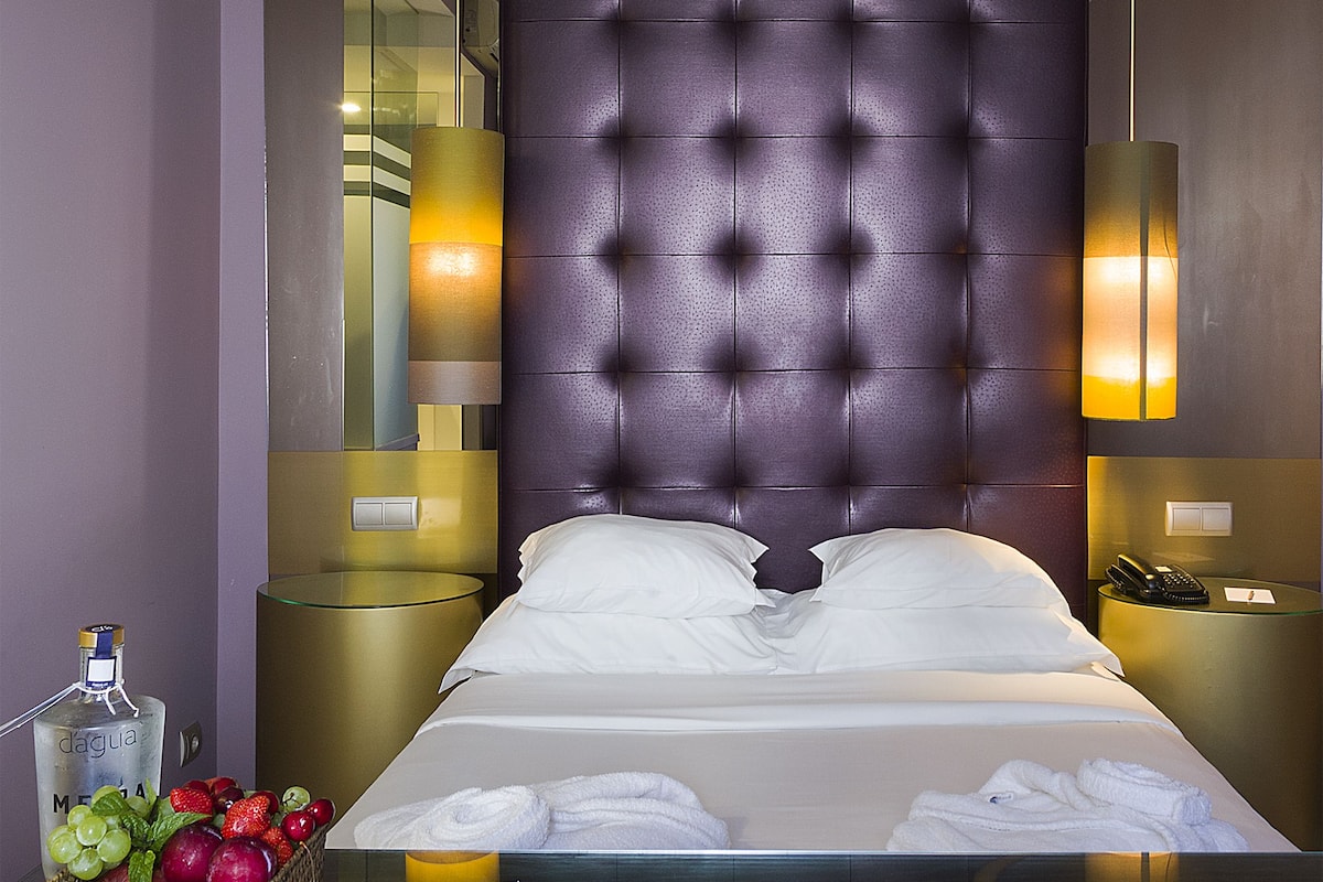 suite (wedding night) | minibar, in-room safe, desk, blackout curtains