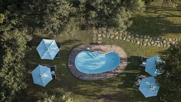 Außenpool, Liegestühle