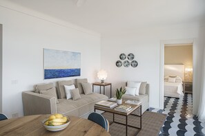 Superior-Apartment, 2 Schlafzimmer, Terrasse, Meerblick | 1 Schlafzimmer, hochwertige Bettwaren, Pillowtop-Betten