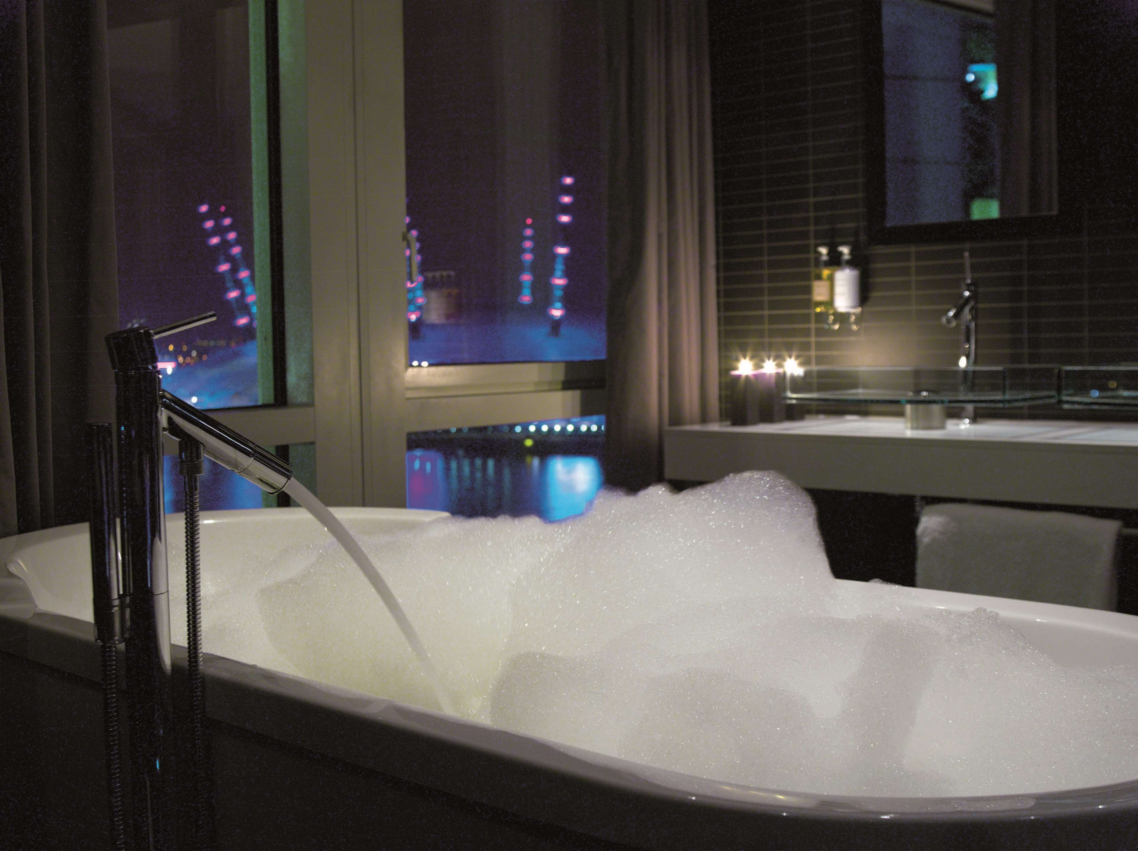 penthouse (suite) | bathroom | shower, designer toiletries, hair dryer, towels