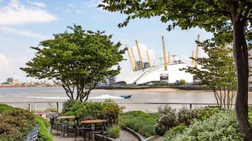 Breakfast, lunch, dinner served; British cuisine