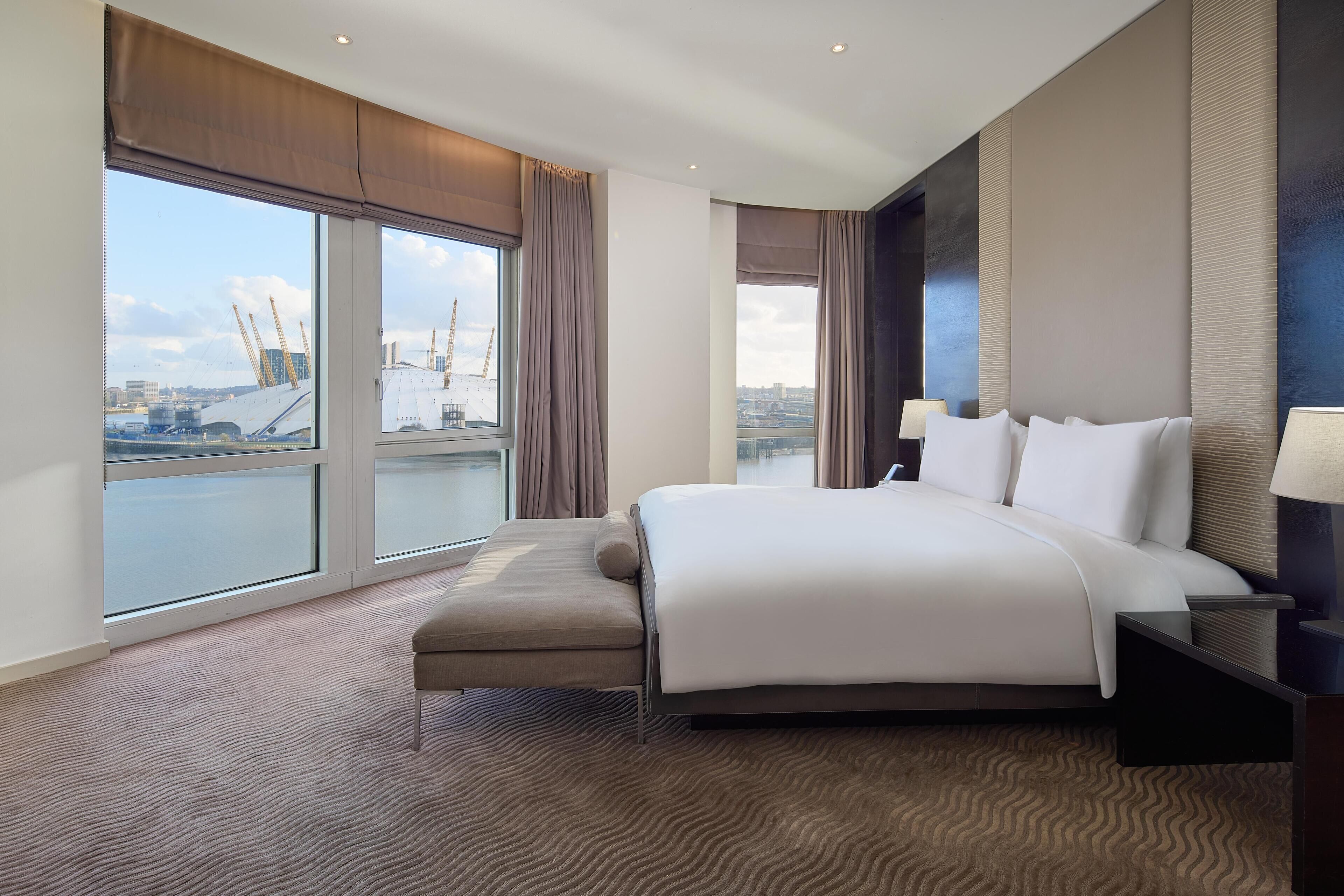 Egyptian cotton sheets, premium bedding, in-room safe, desk