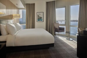 Egyptian cotton sheets, premium bedding, in-room safe, desk - Radisson Blu Hotel, London Canary Wharf East (London)