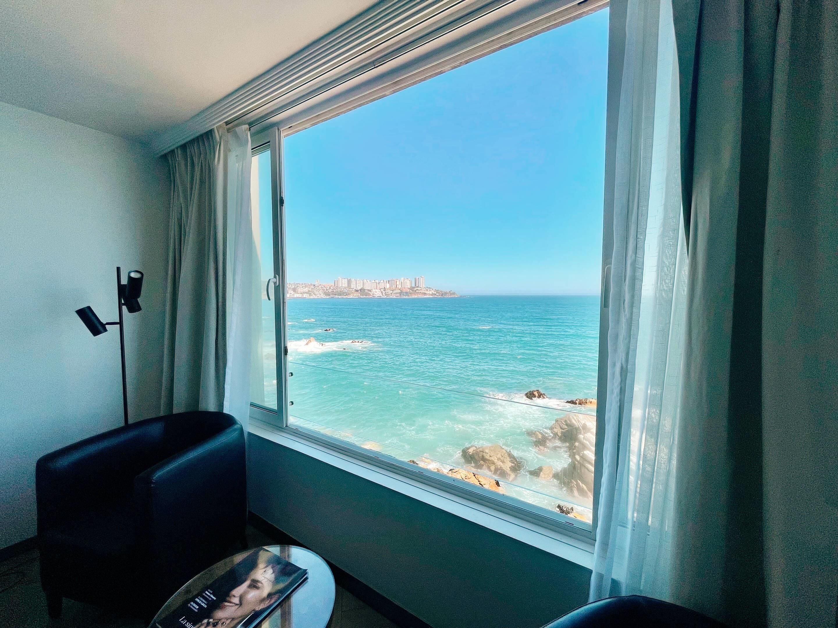 Room, 2 Twin Beds, Non Smoking, Ocean View | Premium bedding, minibar, in-room safe, desk