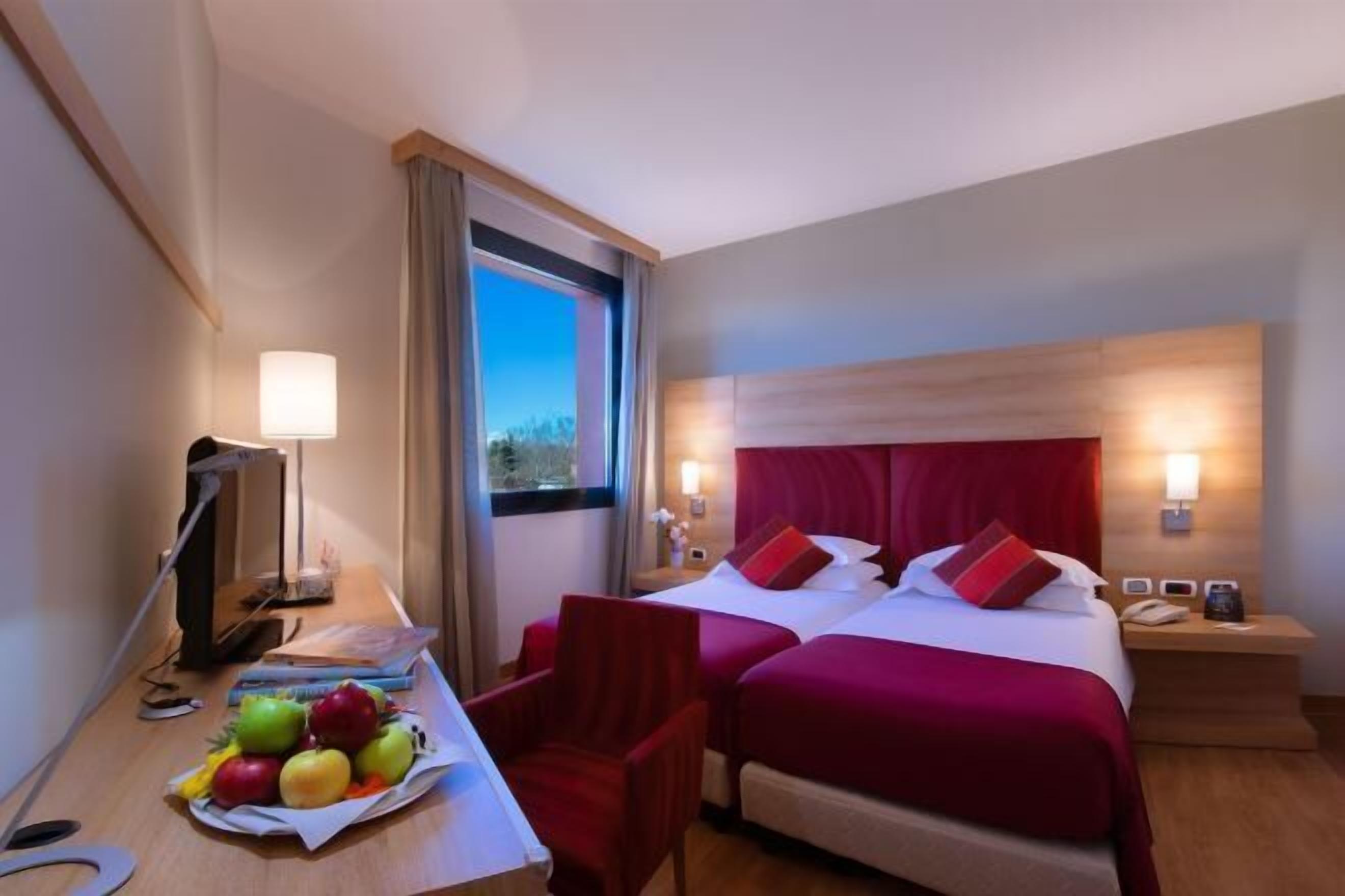 Minibar, in-room safe, desk, laptop workspace