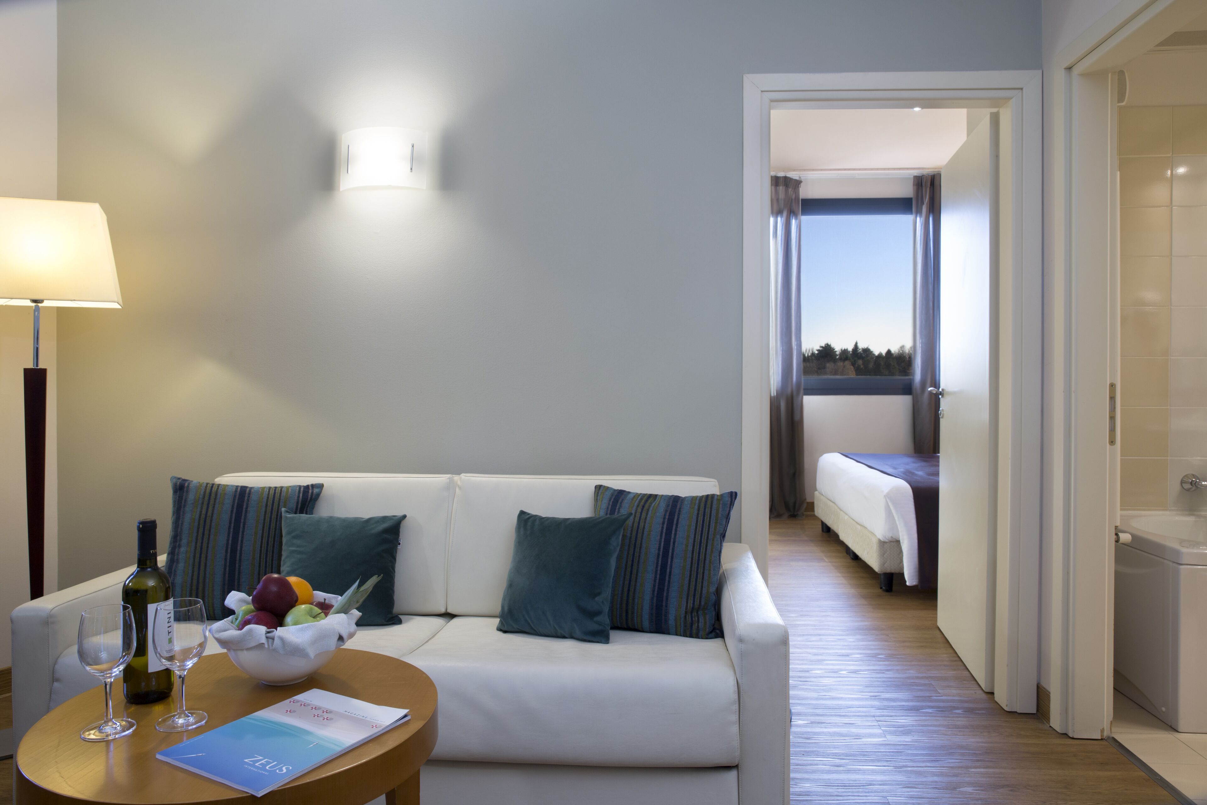 suite, 1 king bed, non smoking | minibar, in-room safe, desk, laptop workspace