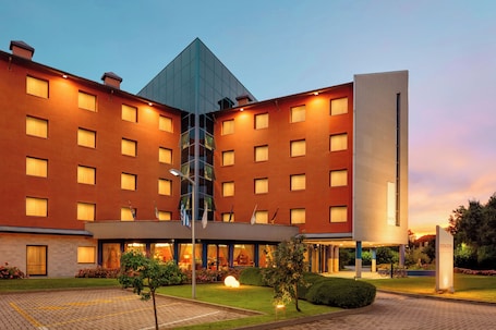 Exterior. Zeus Essence Dolce by Wyndham Milan Malpensa