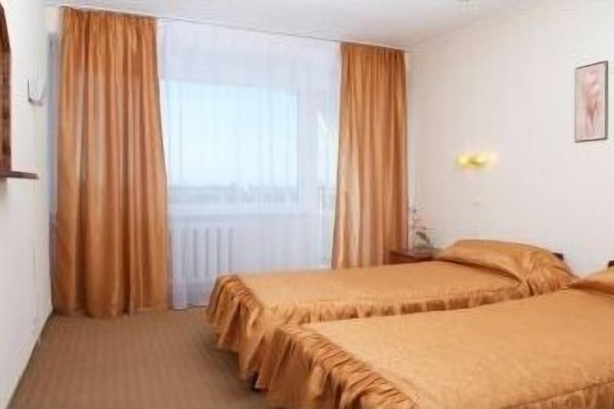 Desk, cribs/infant beds, rollaway beds