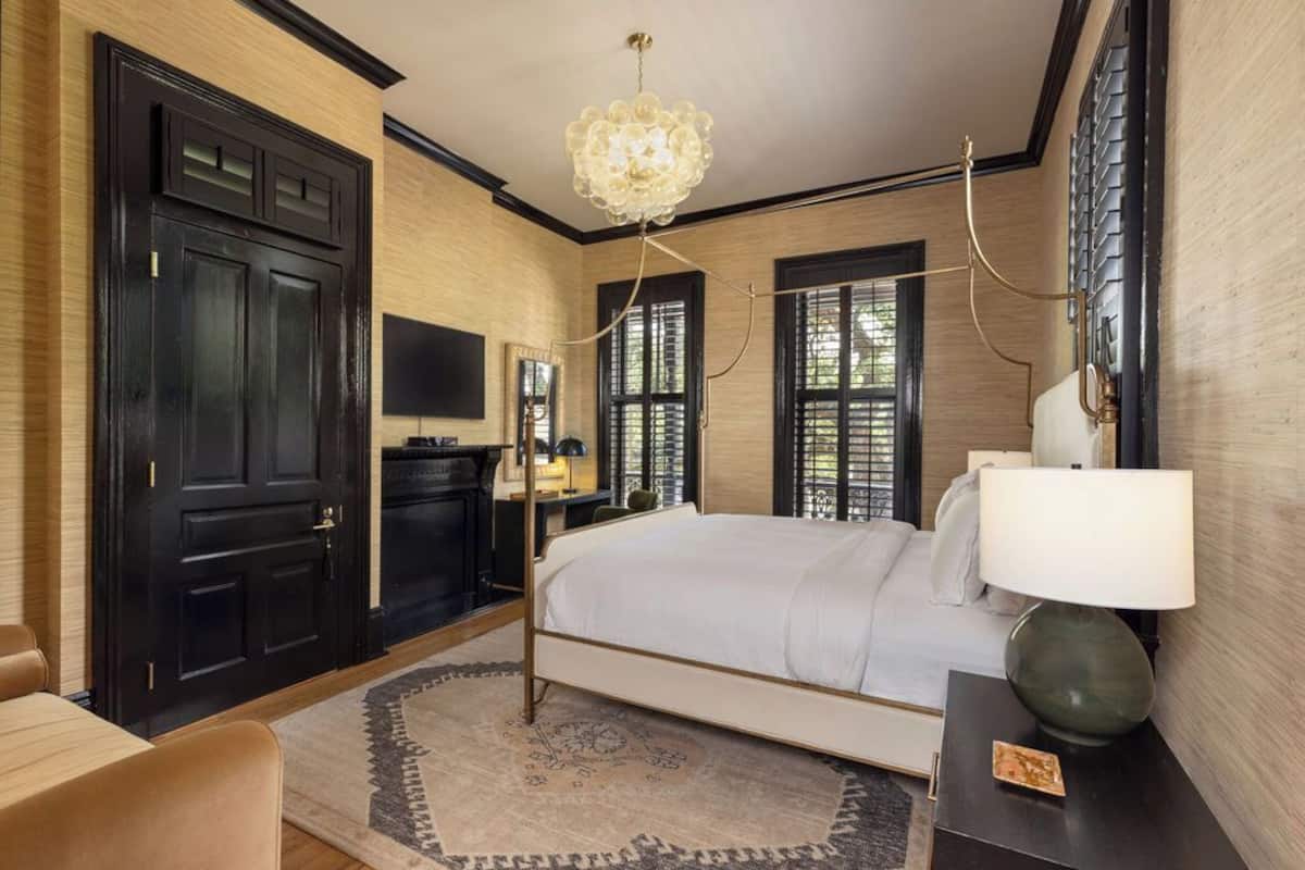 Premium Studio Suite | Egyptian cotton sheets, premium bedding, pillow-top beds
