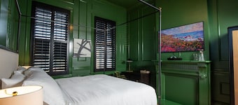 The Blackbird Hotel