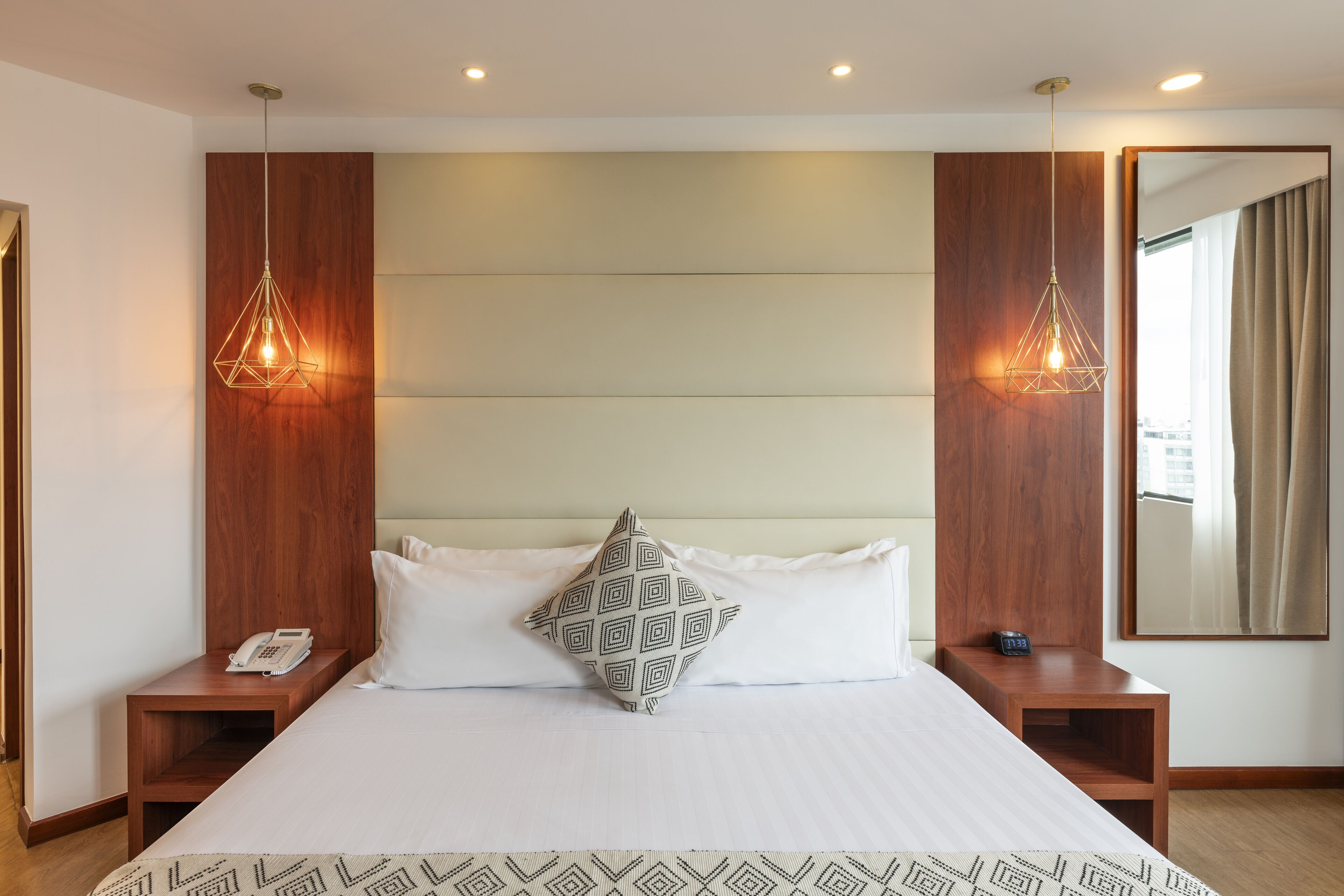 deluxe room | hypo-allergenic bedding, in-room safe, desk, blackout curtains