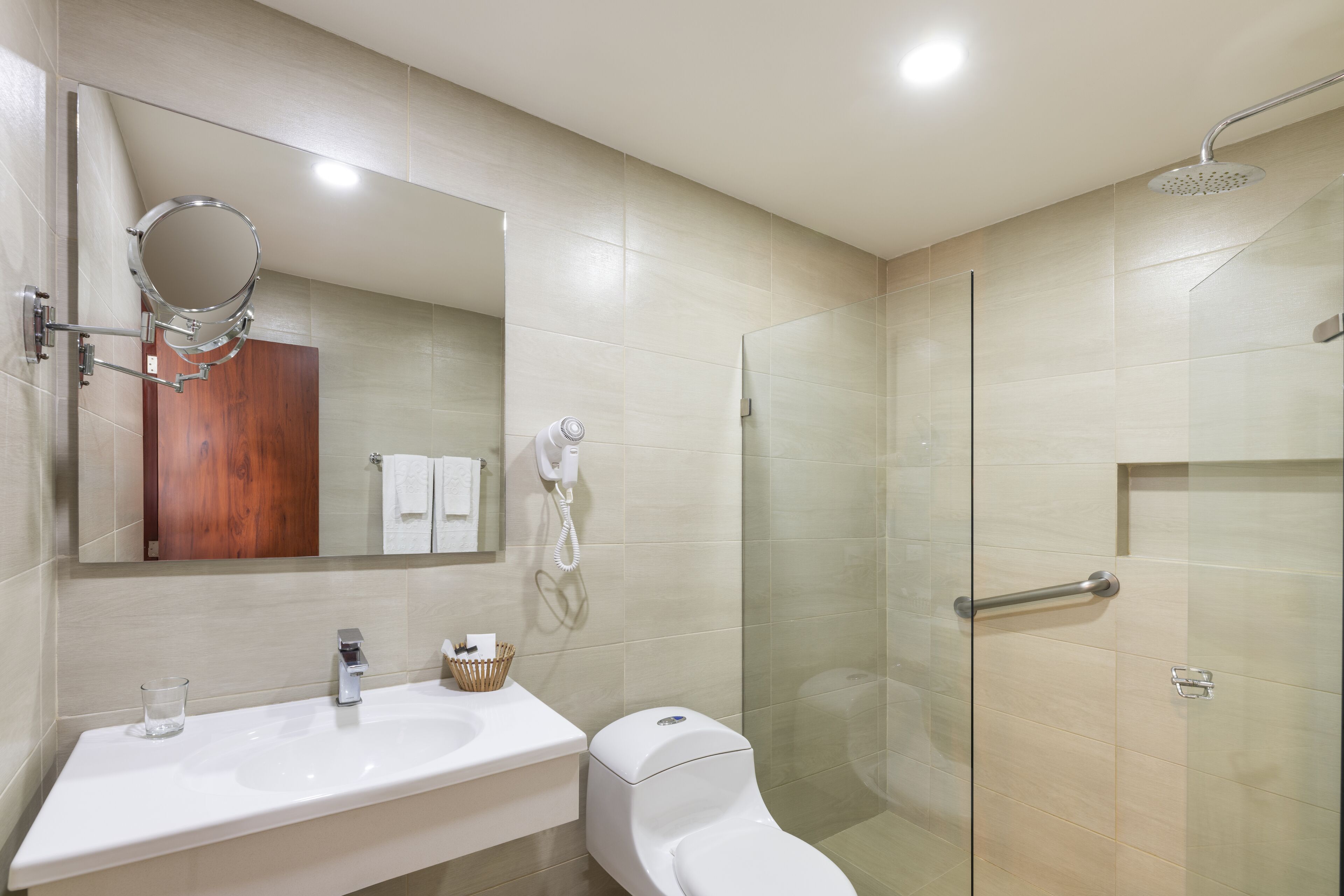 shower, rainfall showerhead, free toiletries, hair dryer