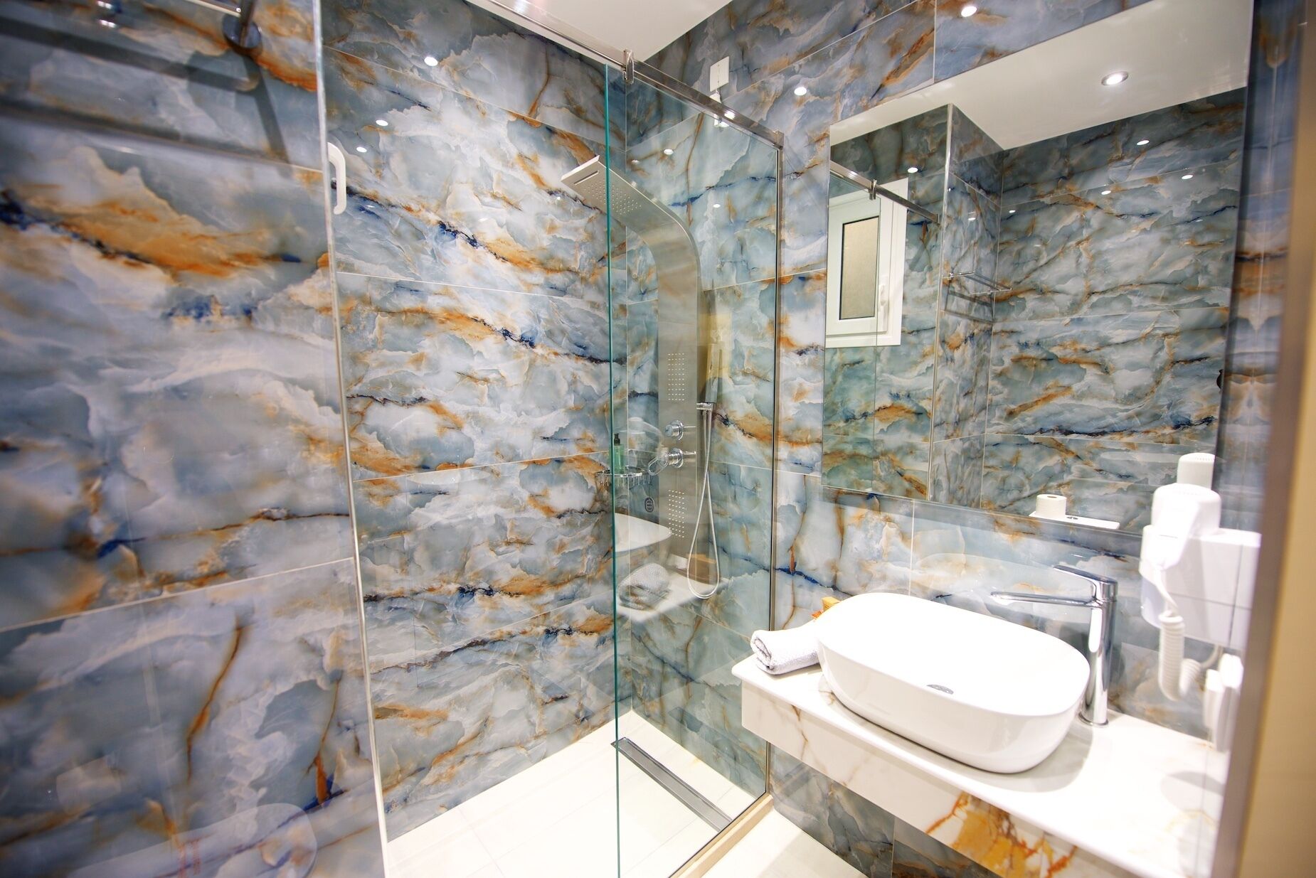 double or twin room | bathroom | free toiletries, hair dryer, towels