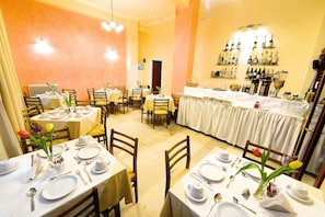 Buffet déjeuner (15 EUR par personne)