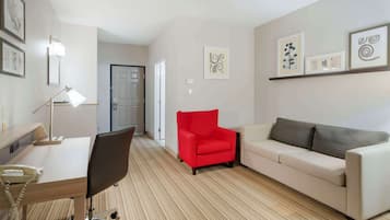 Suite, 1 Bedroom, Non Smoking | Premium bedding, desk, iron/ironing board, free cribs/infant beds
