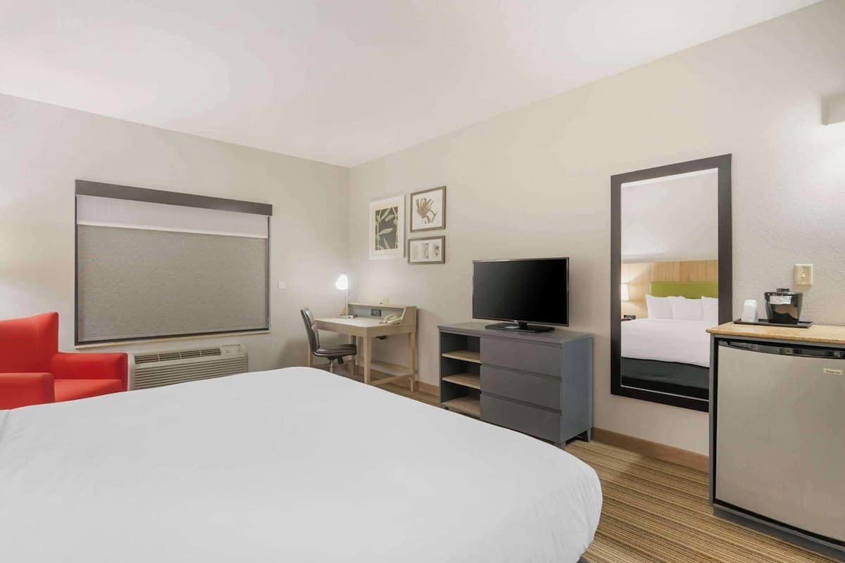 Premium bedding, desk, iron/ironing board, cribs (free)