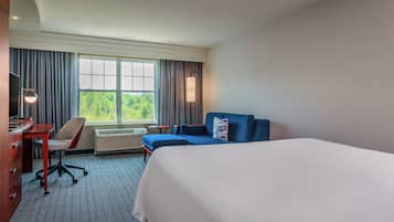 Suite, 1 Bedroom (Mobility/Hearing Access, Roll-in Shwr) | Premium bedding, desk, iron/ironing board, travel crib