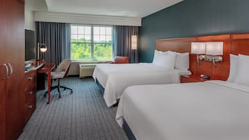 Premium bedding, desk, iron/ironing board, free WiFi