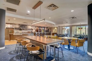 Breakfast and dinner served, American cuisine