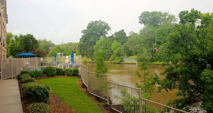 Fairfield Inn & Suites by Marriott Lafayette South