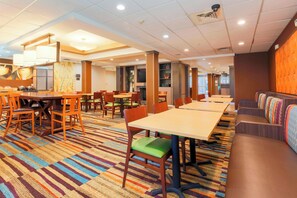 Restaurant - Fairfield Inn & Suites Temecula by Marriott (Temecula)