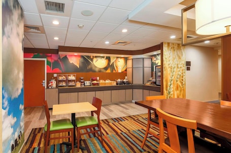 Free daily continental breakfast