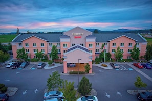 View from property - Fairfield Inn & Suites by Marriott Burlington (Burlington)