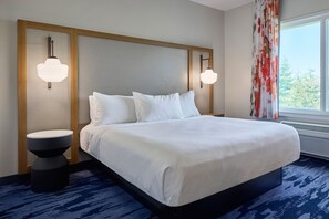 Dundyner, individuelt dekorert, individuelt innredet og skrivebord