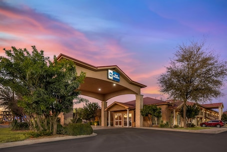 Exterior. Best Western Dos Rios