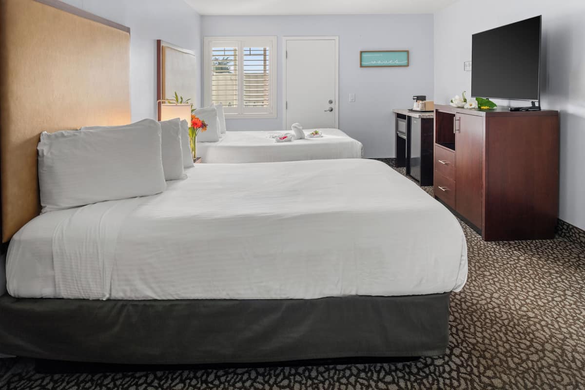 Standard Room, 2 Queen Beds, Non Smoking