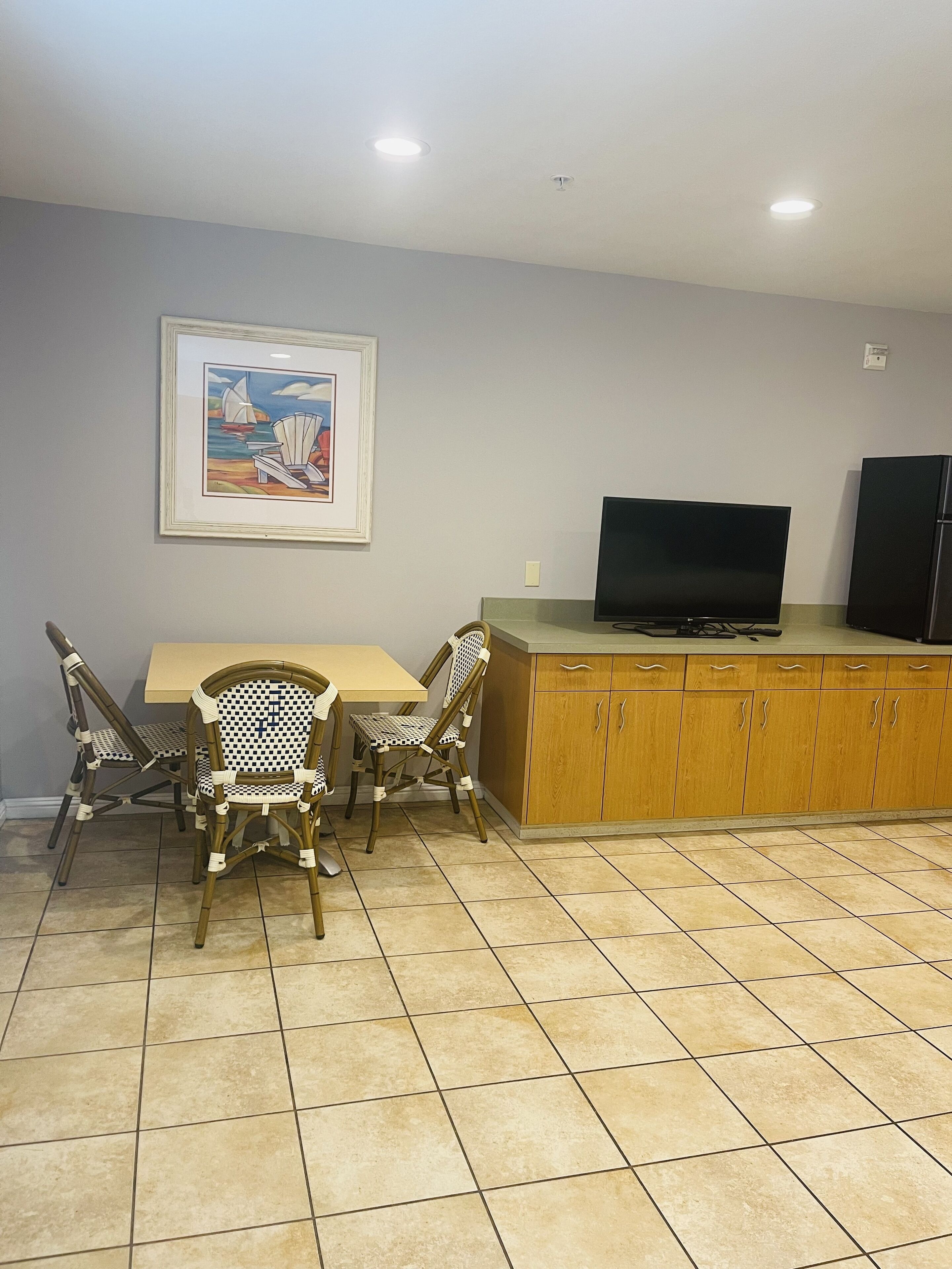 superior room, multiple beds | in-room dining