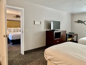 Luxury Room, 1 King Bed with Sofa bed, Non Smoking | Living area | 40-inch LED TV with cable channels, TV