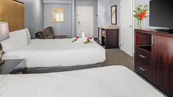 Luxury Suite, Non Smoking | Premium bedding, pillow-top beds, blackout curtains, soundproofing