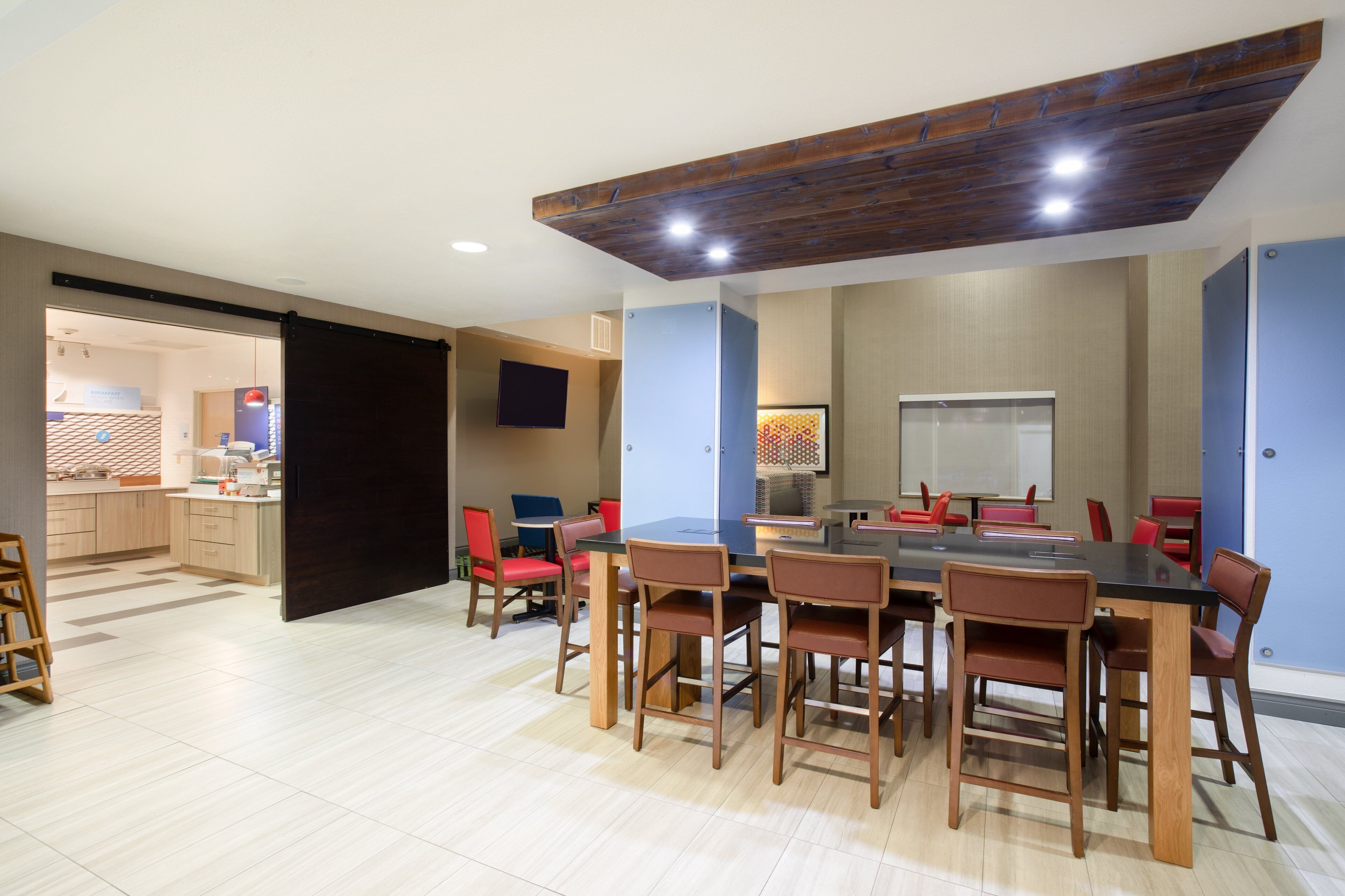 free buffet breakfast