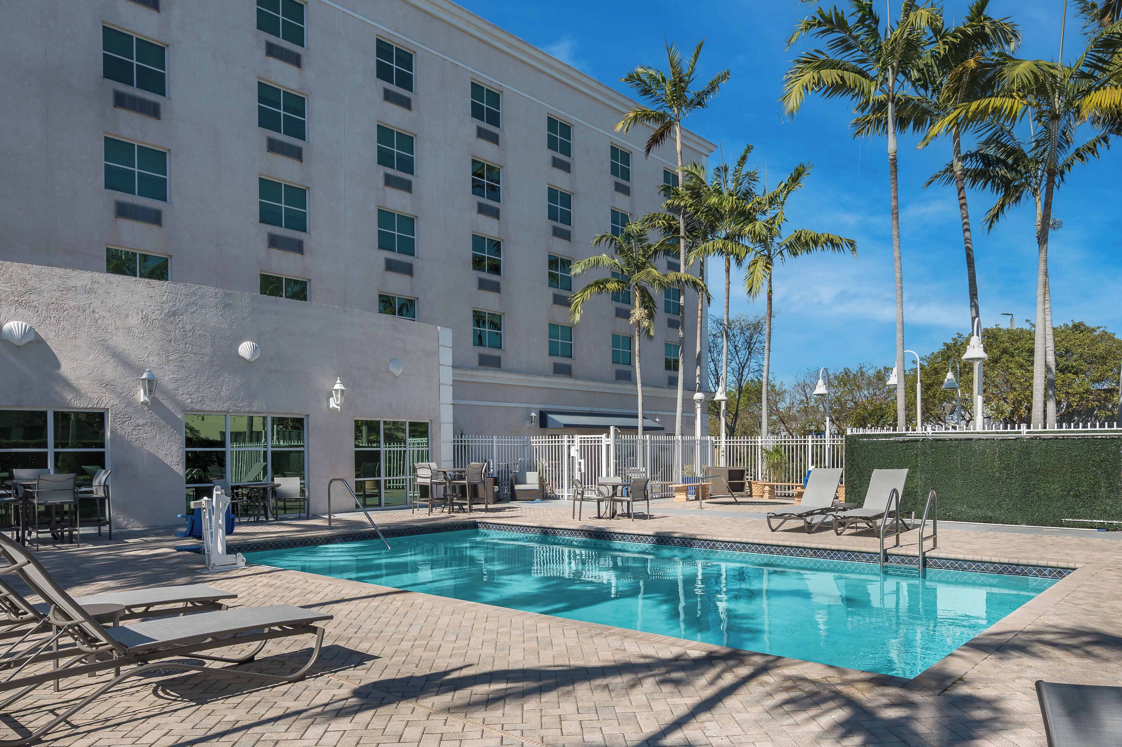 Photo - Holiday Inn Express & Suites Kendall, An Ihg